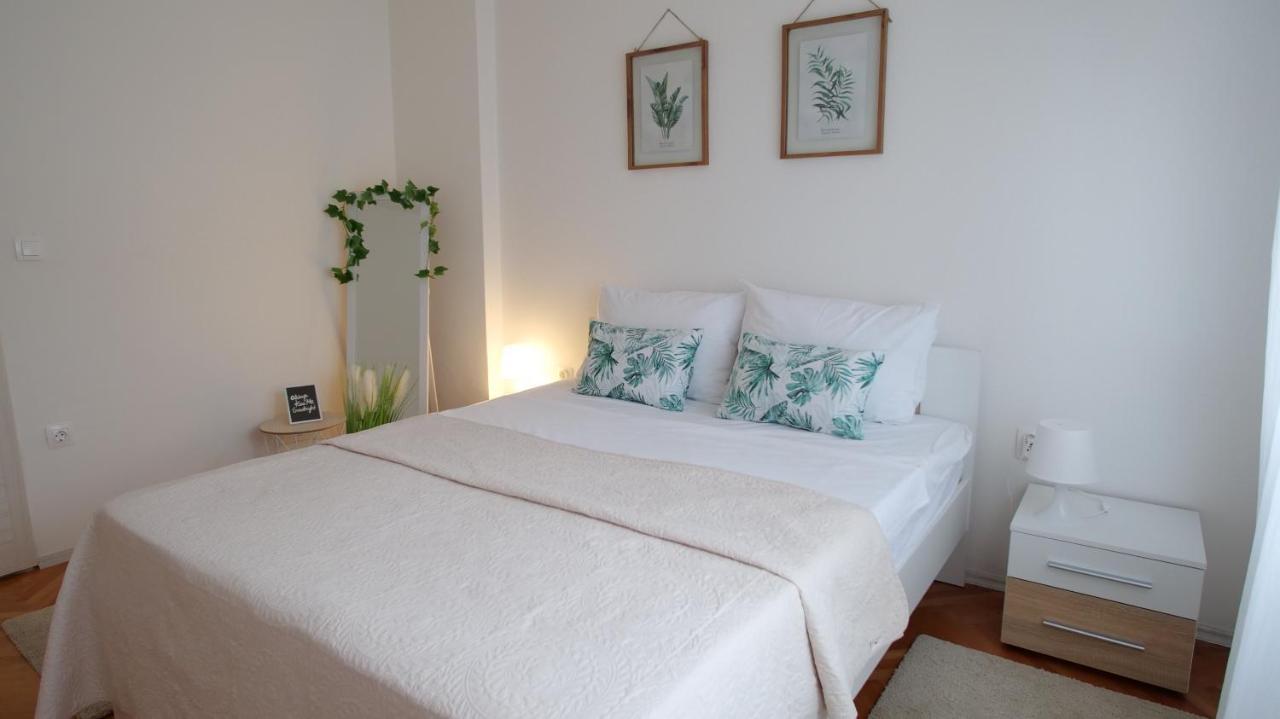 Arena With 3 Bedrooms In The Center Apartment Pula