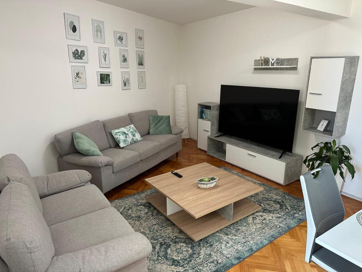 Apartment Arena With 3 Bedrooms In The Center Pula